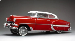 Chevrolet Bel Air 1954 red/white 1:18 Sun Star