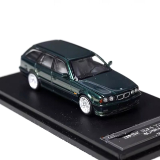BMW E34 Alpina B10 Touring pearl green 1:64 Mortal Model