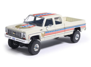 Chevrolet Custom Deluxe K30 Fleetside 1976 *July 4th Exclusive* 1:64 Ixo America