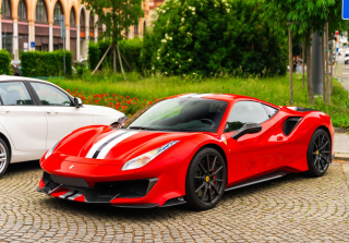 Ferrari 488 PISTA Rosso Corsa 1:18 B.B.R.