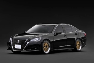 Toyota Crown Athlete G GRS214 black 1:18 Ignition Model
