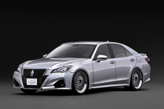 Toyota Crown Athlete S GRS214 silver 1:18 Ignition Model