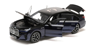 BMW i7 M70 G70 2024 blue metallic/black metallic 1:18 Minichamps 