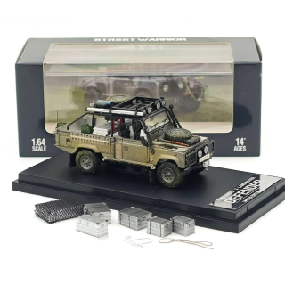 Land Rover Defender *Tomb Raider* muddy 1:64 Street Weapon