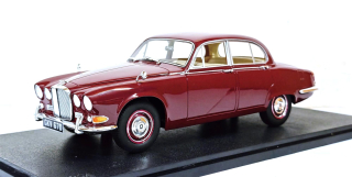 Jaguar 420 1967 regency red 1:18 Cult Scale Models