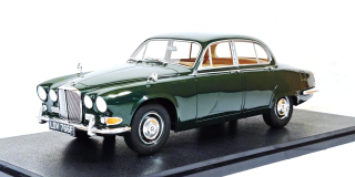 Jaguar 420 1967 British racing green 1:18 Cult Scale Models