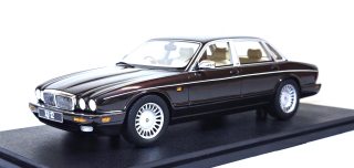 Jaguar XJ6 Sovereign X300 1995 red 1:18 Cult Scale Models