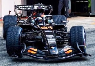 McLaren Mastercard F1 Team MCL40 Barcelona Pre-Season Shakedown 2026 Oscar Piastri 1:43 Spark