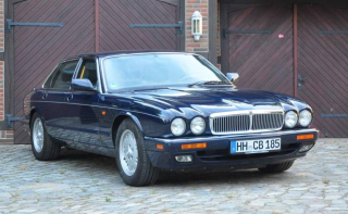 Jaguar XJ6 Sovereign X300 1995 westminster blue/leather cream interior 1:18 Cult Scale Models