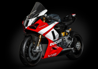 Ducati Panigale V2 Superquadro Final Edition Model Kit 1:4 Pocher