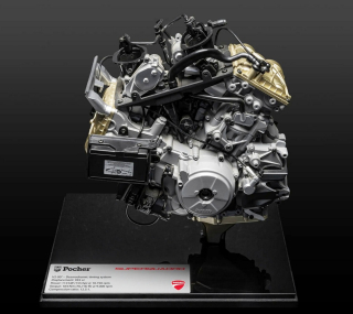 Ducati Superquadro V2 Engine Model Kit 1:4 Pocher
