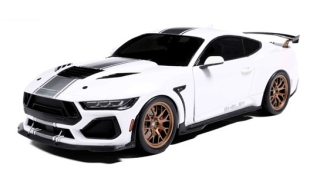 Shelby Mustang Super Snake 2025 white/silver stripes 1:18 Solido