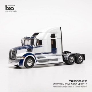Western Star 5700 EX Tractor Truck 3-Assi 2016 white/blue 1:43 Ixo Models