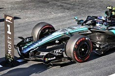 Mercedes-AMG Petronas F1 Team W17 #12 K.Antonelli Winner Chinese GP 2026 with Pit Board 1:43 Minichamps