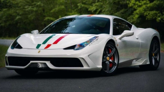 Ferrari 458 Speciale Bianco Fuji with Italian Tricolore Livery 1:12 Looksmart
