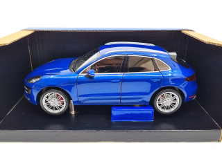 Porsche Macan Turbo 2013 1:18 Minichamps