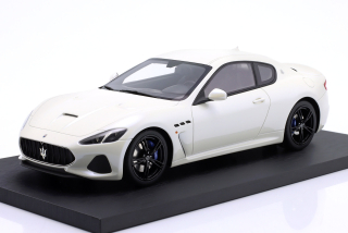 Maserati GranTurismo 2017 white pearl metallic 1:18 TSM Model