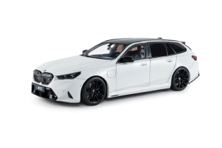 BMW M5 Touring 2025 Alpine white solid 1:18 Solido