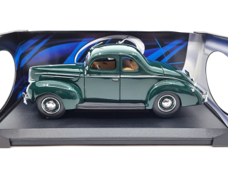 Ford DeLuxe Coupe 1939 1:18 Maisto