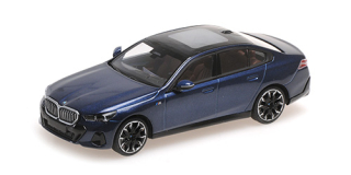 BMW I5 2023 blue metallic 1:43 Minichamps