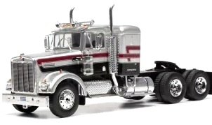 Kenworth W925 Tractor Truck 3-Assi 1976 silver/red/black 1:43 Ixo Models