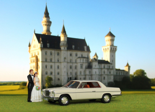 Mercedes-Benz S-Class 280C Coupe W111 1968 Wedding + 2 Figurines 1:43 Matrix Scale Models