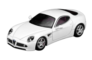 Alfa Romeo 8C Competizione 2008 bianco polare 1:64 Motorhelix
