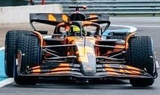 McLaren F1 Team MCL39 #4 L.Norris Shakedown 2025 1:64 Minichamps