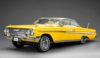 Chevrolet Impala Lowrider Cabriolet Hard-Top 1961 yellow 1:18 Sun Star