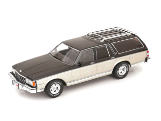 Chevrolet Caprice Estate Wagon 1985 silver/grey 1:18 MCG 