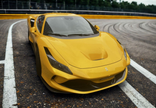 Ferrari F8 Tributo Giallo Tristrato 1:18 B.B.R.