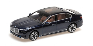 BMW I7 2023 blue metallic 1:43 Minichamps