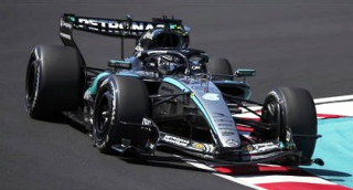 Mercedes-AMG W17 Petronas F1 Team #63 G.Russell 4th Japanese GP 2026 with Pilot Figure 1:64 Spark