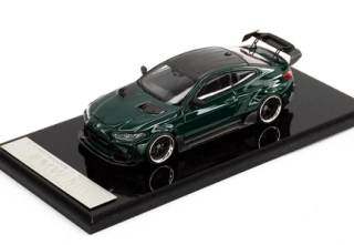 BMW M4 G82 british green 1:64 Street Weapon