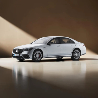 Mercedes-AMG S 63 E Performance hightech silver 1:18 NZG