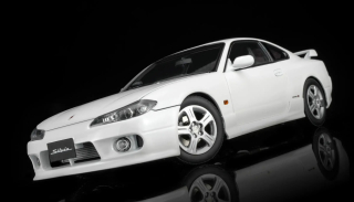 Nissan Silvia S15 Coupe Spec-R Aero 1999 pearl white 1:18 Motorhelix