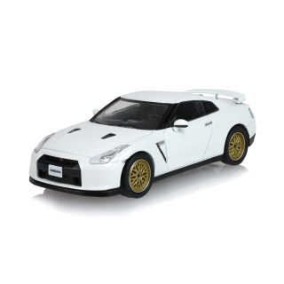 Nissan GTR R35 2007 With Custom Wheels *Tokyo Torque Series 10* pearl white 1:64 Greenlight