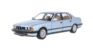 BMW 730I E32 1986 light blue metallic 1:18 Minichamps 