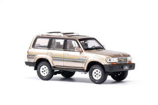Toyota Land Cruiser LC80 pearl champagne gold general 1:64 KengFai