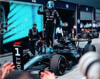 Mercedes-AMG Petronas F1 Team W17 #63 George Russell Winner Austrian GP 2026 with Number Board 1:43 Spark
