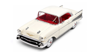 Chevrolet Bel Air Coupe 1957 white 1:18 Maisto