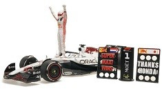 Oracle Red Bull Racing RB21 #1 M.Verstappen Winner Japanese GP 2025 with Figurine + 2 Pitboards + Position Board 1:12 Minichamps