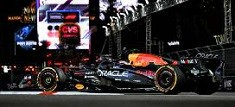 Oracle Red Bull Racing RB21 #1 M.Verstappen Winner Las Vegas GP 2025 1:18 Minichamps