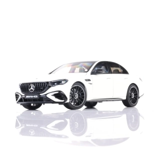 Mercedes-AMG E 53 Manufaktur opalith white 1:18 Norev