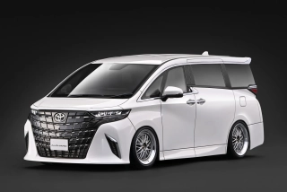 Toyota Alphard Z H40W pearl white 1:18 Ignition Model