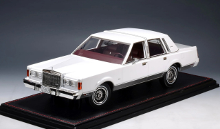 Lincoln Town Car 1989 artic white 1:18 GLM Models