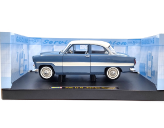 Ford 12 M "Streifen-Taunus" 1:18 Revell