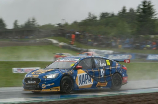 Ford Focus Titanium #15 Lewis Selby Napa Racing UK BTCC Knockhill Race Against Dementia 1:43 Spark