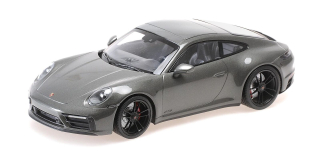 Porsche 911 Carrera 4 GTS 2020 green metallic 1:18 Minichamps