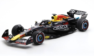 Red Bull Racing RB21 Oracle #1 M.Verstappen Winner Abu Dhabi GP 2025 1:8 Spark